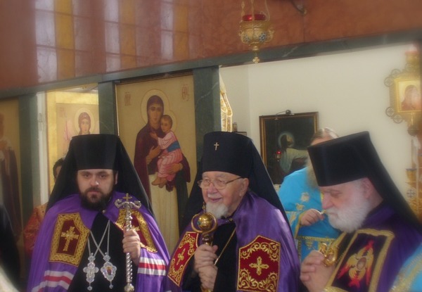 Biskupové na závěr liturgie